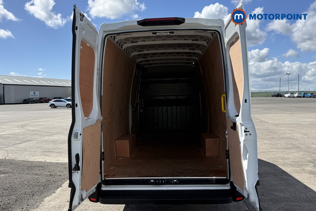 Iveco Daily Business Automatic Diesel High Volume-High Roof Van - Stock Number (1650352) - 2nd supplementary image