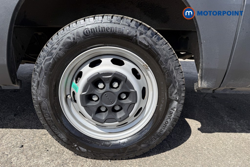 Iveco Daily Business Automatic Diesel High Volume-High Roof Van - Stock Number (1650352) - 5th supplementary image