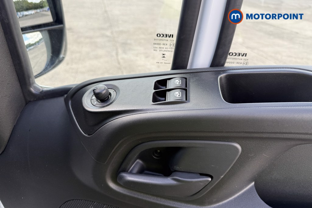 Iveco Daily Business Automatic Diesel High Volume-High Roof Van - Stock Number (1650352) - 8th supplementary image