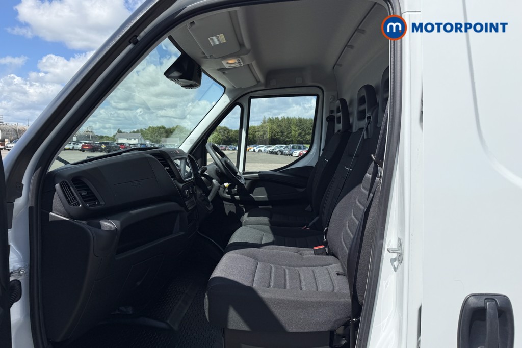 Iveco Daily Business Automatic Diesel High Volume-High Roof Van - Stock Number (1650352) - Drivers side rear corner