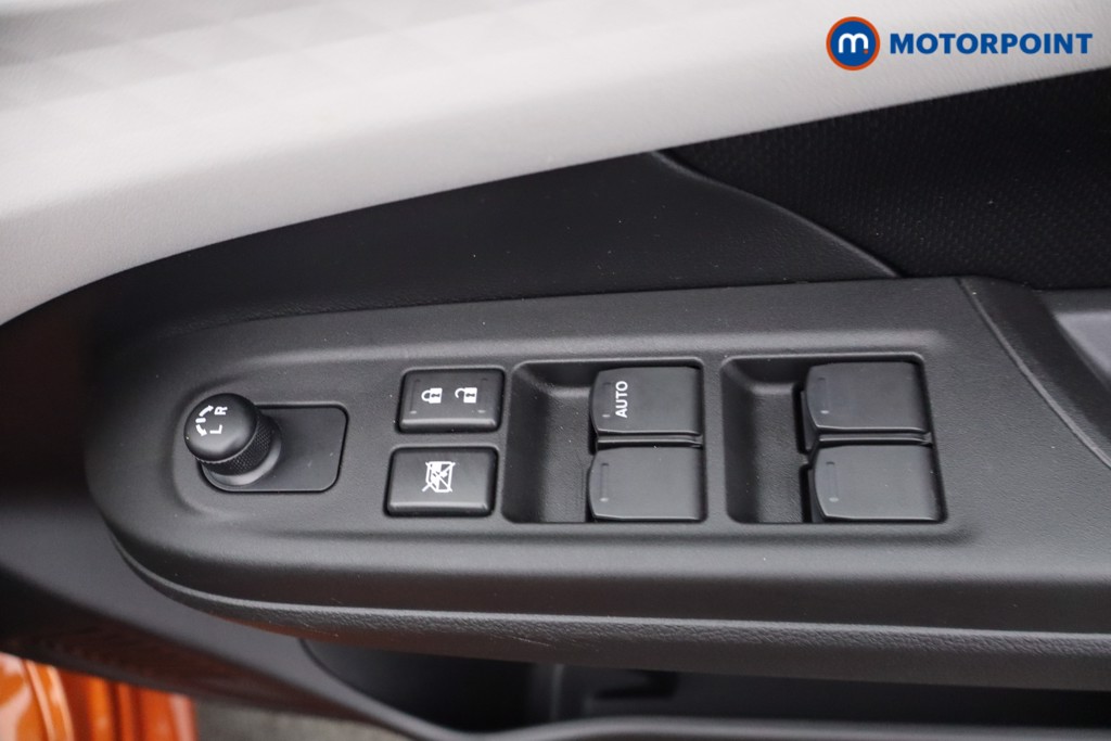 Suzuki Swift Motion Automatic Petrol Hatchback - Stock Number (1650948) - 10th supplementary image
