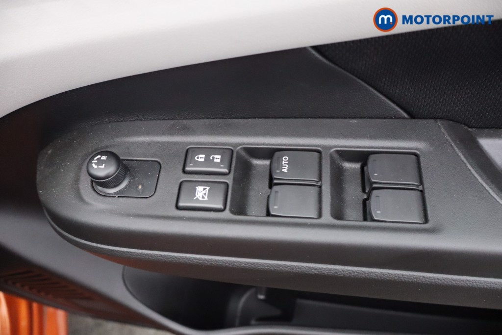 Suzuki Swift Motion Manual Petrol Hatchback - Stock Number (1650949) - 11th supplementary image