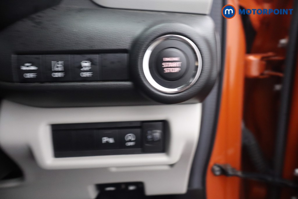 Suzuki Swift Motion Manual Petrol Hatchback - Stock Number (1650949) - 13th supplementary image