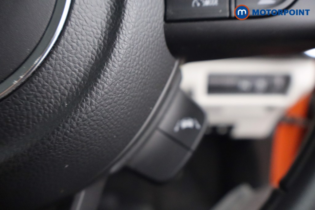 Suzuki Swift Motion Manual Petrol Hatchback - Stock Number (1650949) - 15th supplementary image