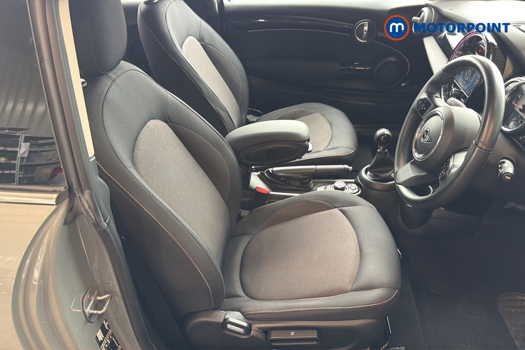 Mini Hatchback Cooper Classic Manual Petrol Hatchback - Stock Number (1651227) - 22nd supplementary image
