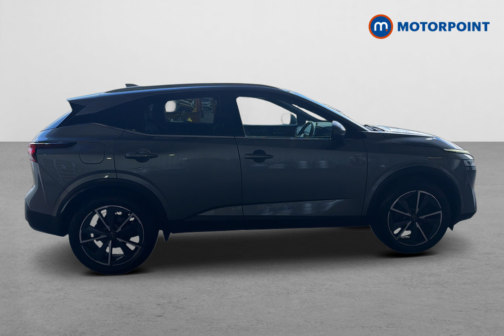 Nissan Qashqai Tekna Automatic Petrol SUV - Stock Number (1642341) - Passenger side