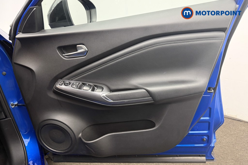 Nissan Juke N-Connecta Manual Petrol SUV - Stock Number (1642362) - 2nd supplementary image