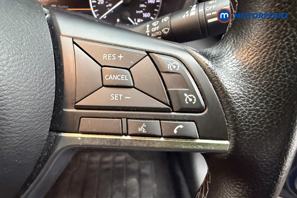 Nissan Juke N-Connecta Manual Petrol SUV - Stock Number (1642362) - 6th supplementary image
