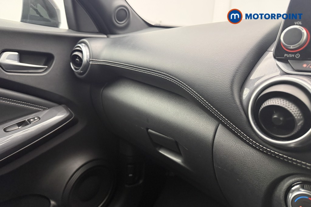 Nissan Juke N-Connecta Manual Petrol SUV - Stock Number (1642362) - 12th supplementary image