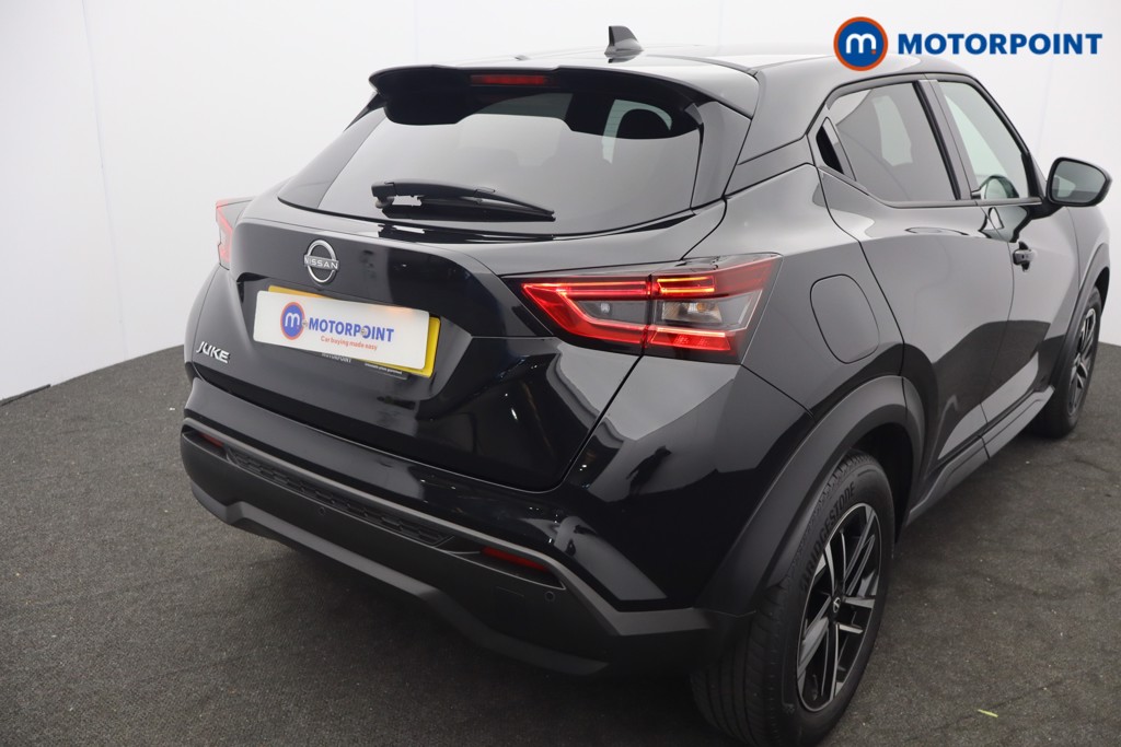 Nissan Juke N-Connecta Automatic Petrol SUV - Stock Number (1642376) - 2nd supplementary image