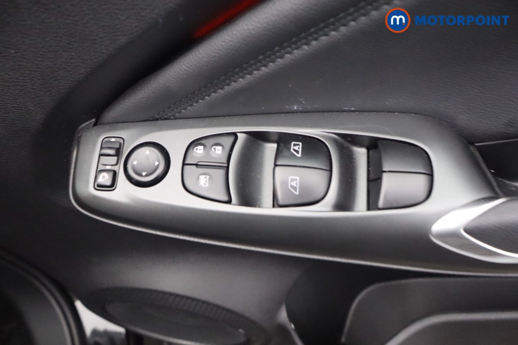 Nissan Juke N-Connecta Automatic Petrol SUV - Stock Number (1642376) - 12th supplementary image