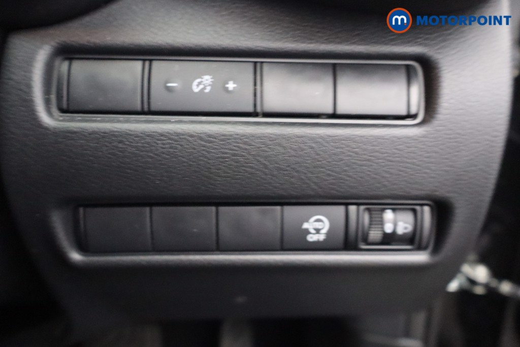 Nissan Juke N-Connecta Automatic Petrol SUV - Stock Number (1642376) - 14th supplementary image