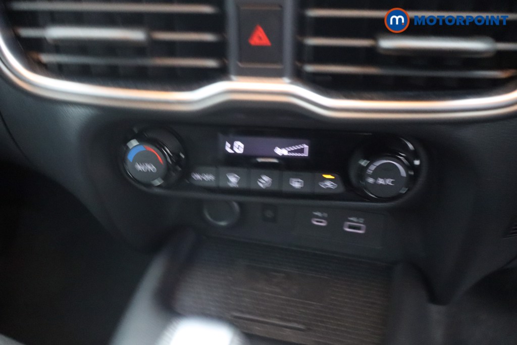Nissan Juke N-Connecta Automatic Petrol SUV - Stock Number (1642376) - 18th supplementary image