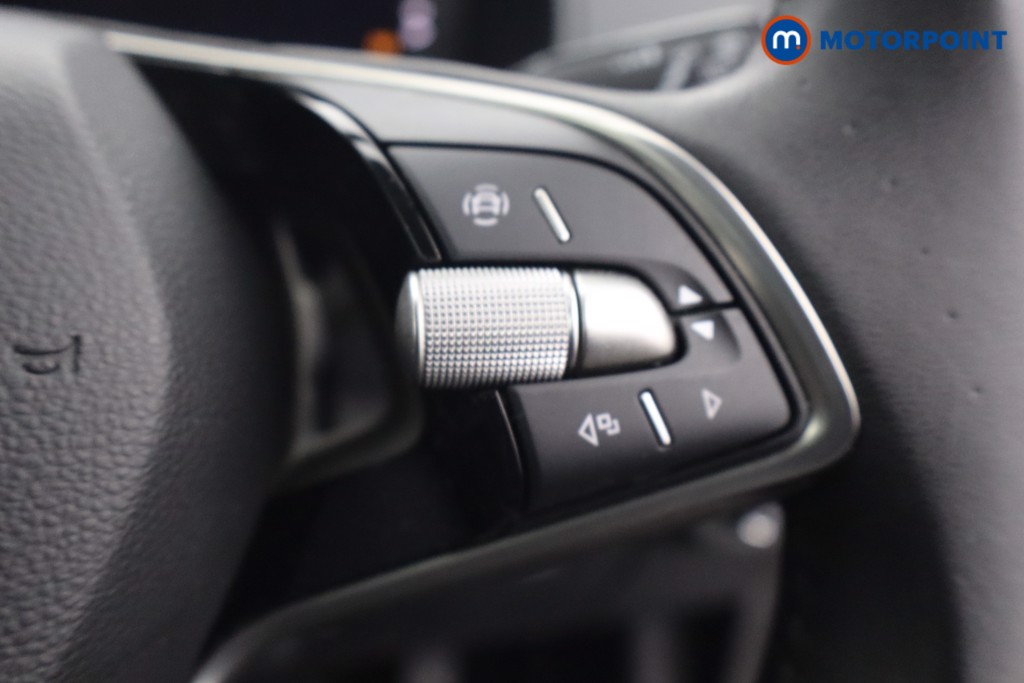 Skoda Karoq Se L Manual Petrol SUV - Stock Number (1643975) - 14th supplementary image