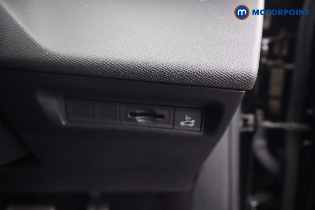 Peugeot 408 GT Automatic Petrol Hatchback - Stock Number (1644673) - 13th supplementary image