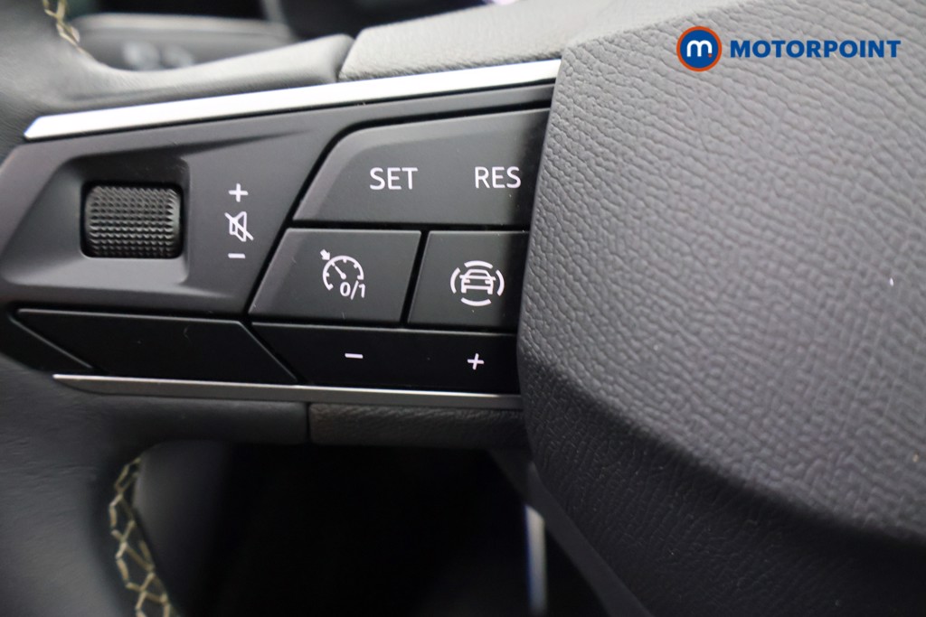 Seat Leon Se Dynamic Manual Petrol Hatchback - Stock Number (1645139) - 2nd supplementary image