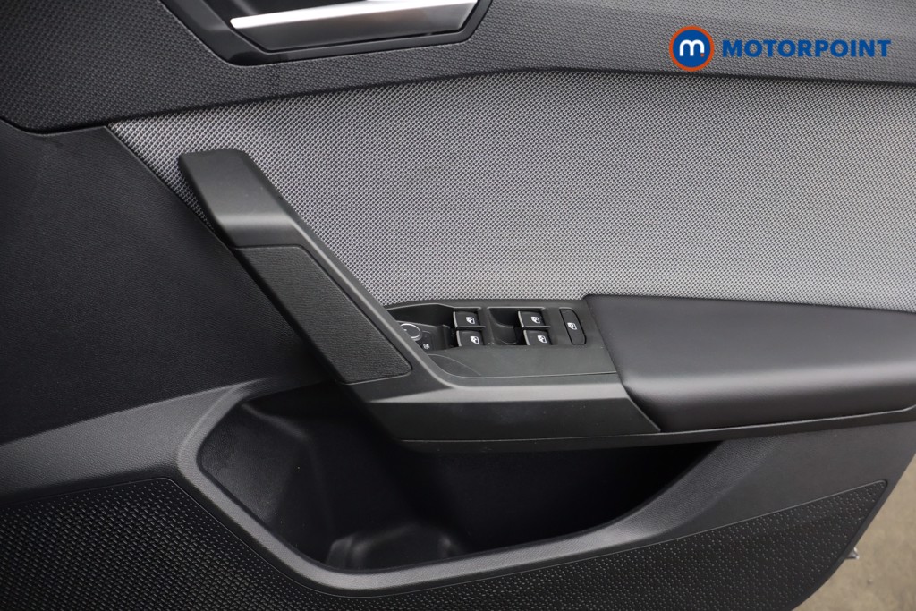 Seat Leon Se Dynamic Manual Petrol Hatchback - Stock Number (1645139) - 12th supplementary image