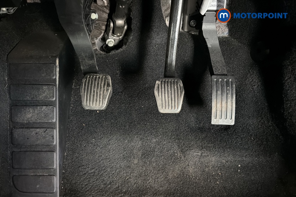 Ford Focus Titanium Manual Petrol Hatchback - Stock Number (1645795) - 24th supplementary image