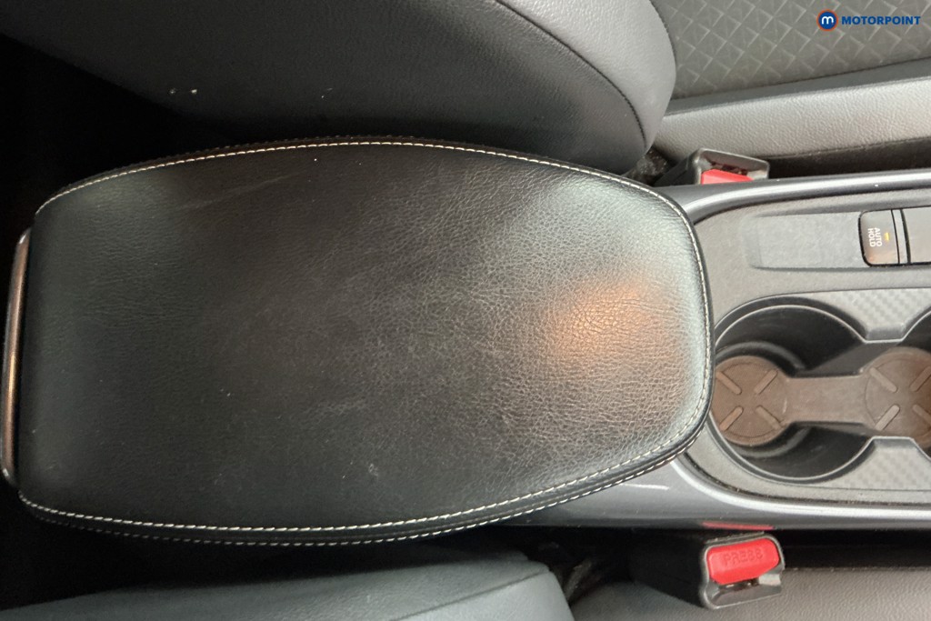 Nissan Juke N-Connecta Manual Petrol SUV - Stock Number (1645828) - 13th supplementary image