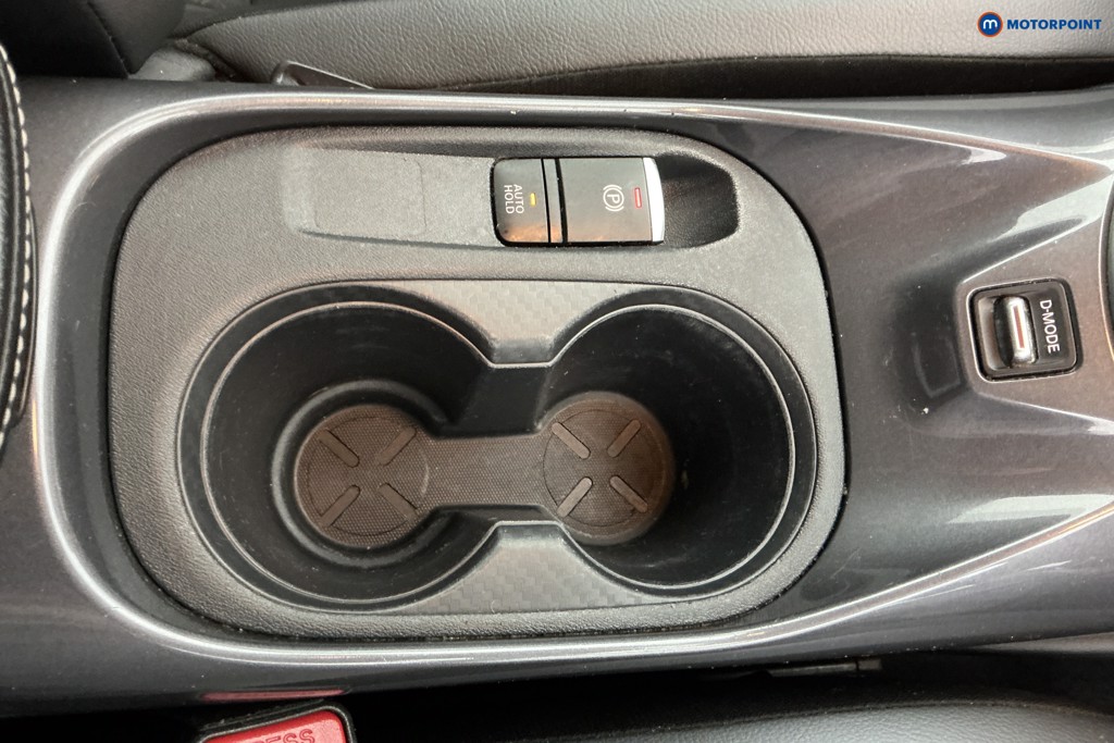 Nissan Juke N-Connecta Manual Petrol SUV - Stock Number (1645828) - 14th supplementary image