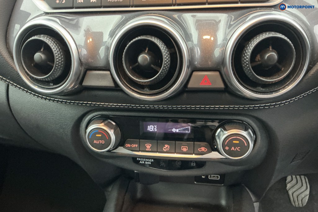 Nissan Juke N-Connecta Manual Petrol SUV - Stock Number (1645828) - 17th supplementary image