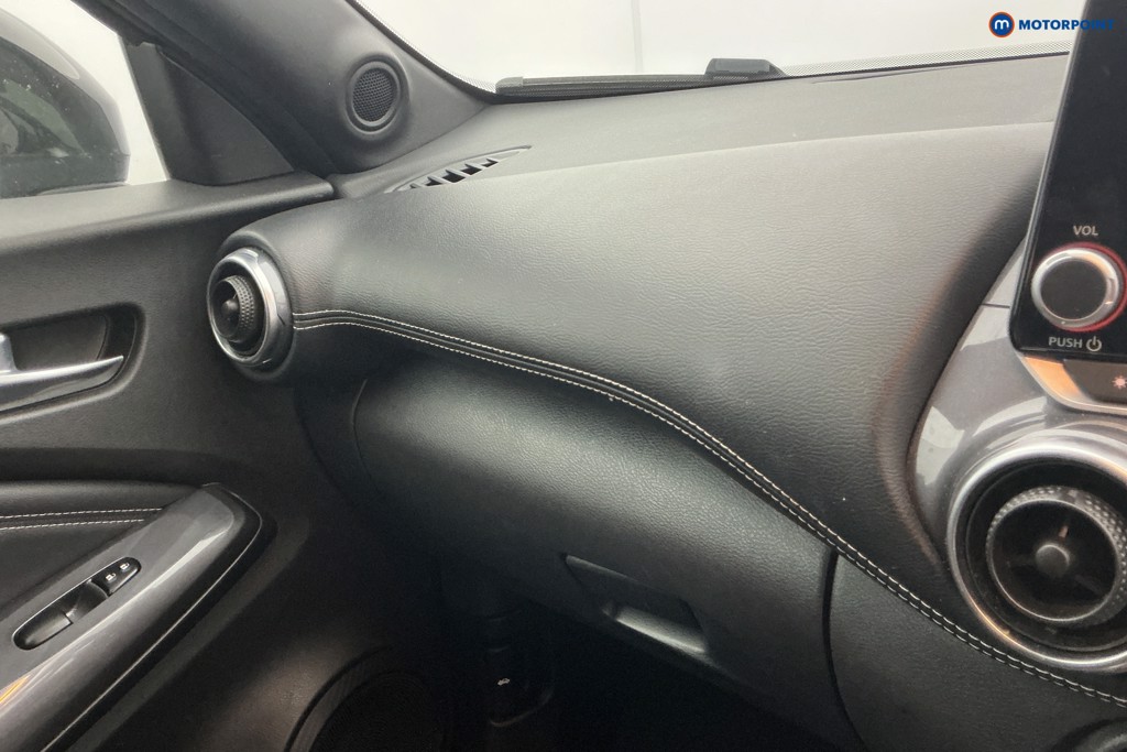 Nissan Juke N-Connecta Manual Petrol SUV - Stock Number (1645828) - 18th supplementary image