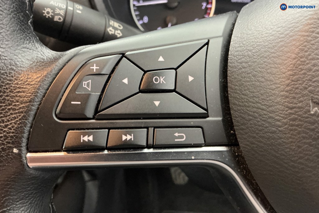 Nissan Juke N-Connecta Manual Petrol SUV - Stock Number (1645828) - 20th supplementary image