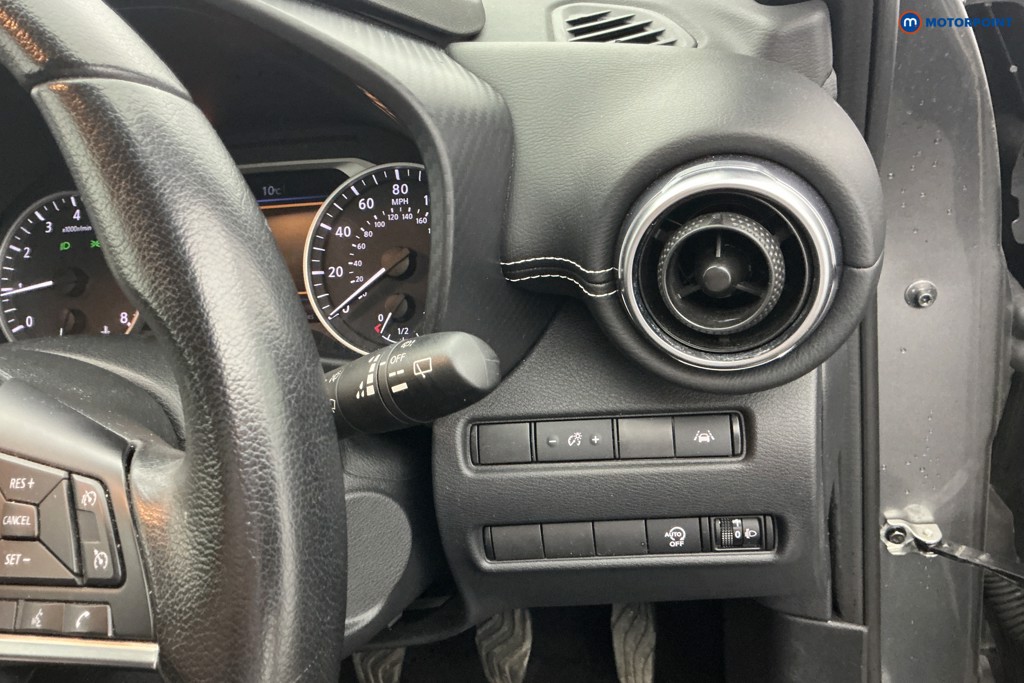 Nissan Juke N-Connecta Manual Petrol SUV - Stock Number (1645828) - 22nd supplementary image