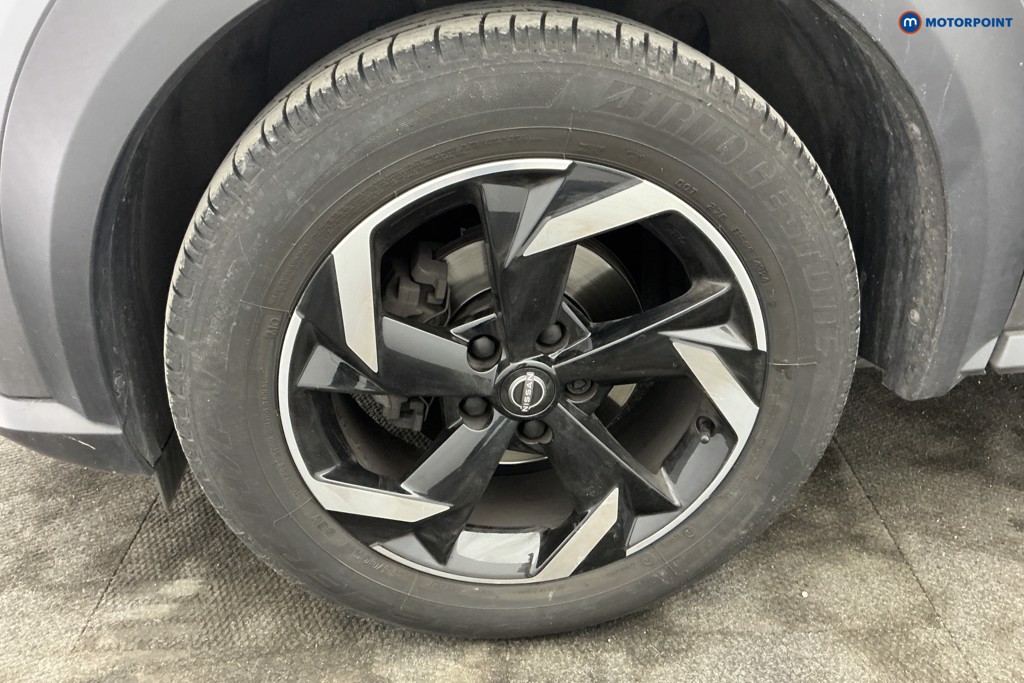 Nissan Juke N-Connecta Manual Petrol SUV - Stock Number (1645828) - 35th supplementary image