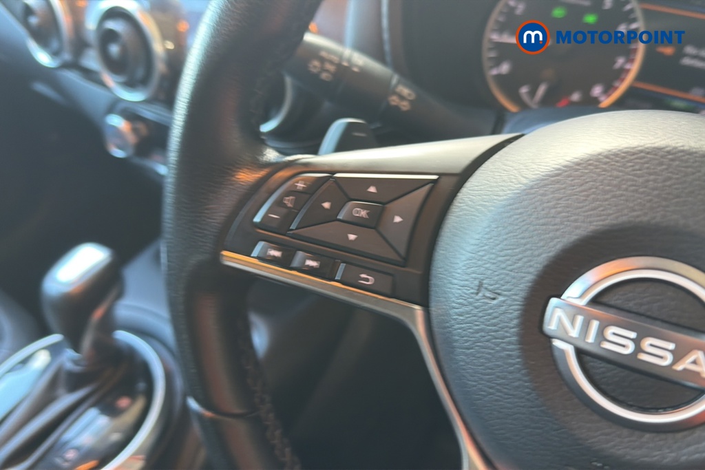 Nissan Juke N-Connecta Automatic Petrol SUV - Stock Number (1646512) - 4th supplementary image