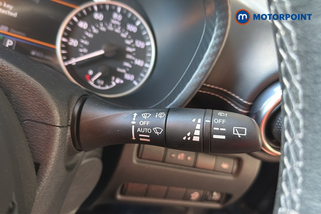 Nissan Juke N-Connecta Automatic Petrol SUV - Stock Number (1646512) - 6th supplementary image