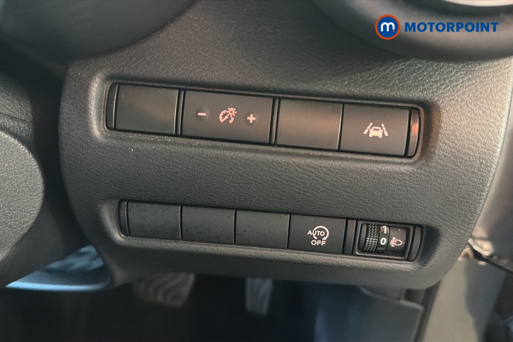 Nissan Juke N-Connecta Automatic Petrol SUV - Stock Number (1646512) - 11th supplementary image