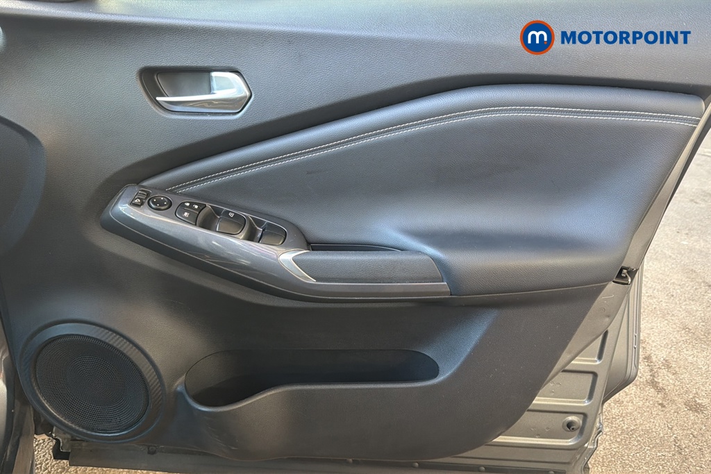 Nissan Juke N-Connecta Automatic Petrol SUV - Stock Number (1646512) - 18th supplementary image
