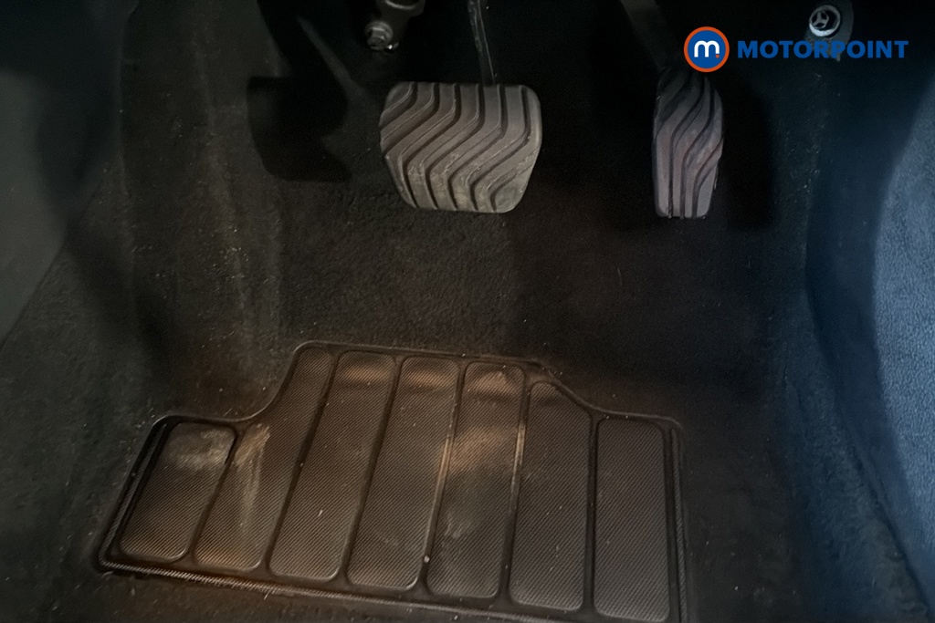 Nissan Juke N-Connecta Automatic Petrol SUV - Stock Number (1646512) - 24th supplementary image