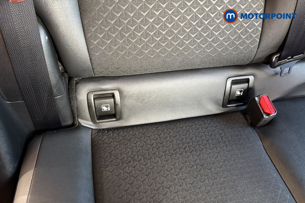 Nissan Juke N-Connecta Automatic Petrol SUV - Stock Number (1646512) - 27th supplementary image