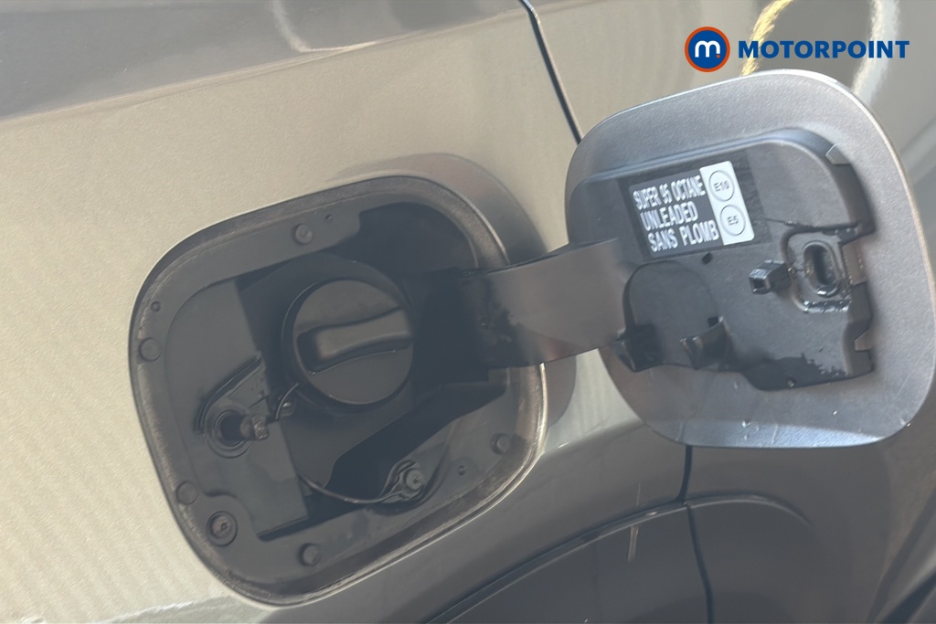 Nissan Juke N-Connecta Automatic Petrol SUV - Stock Number (1646512) - 41st supplementary image