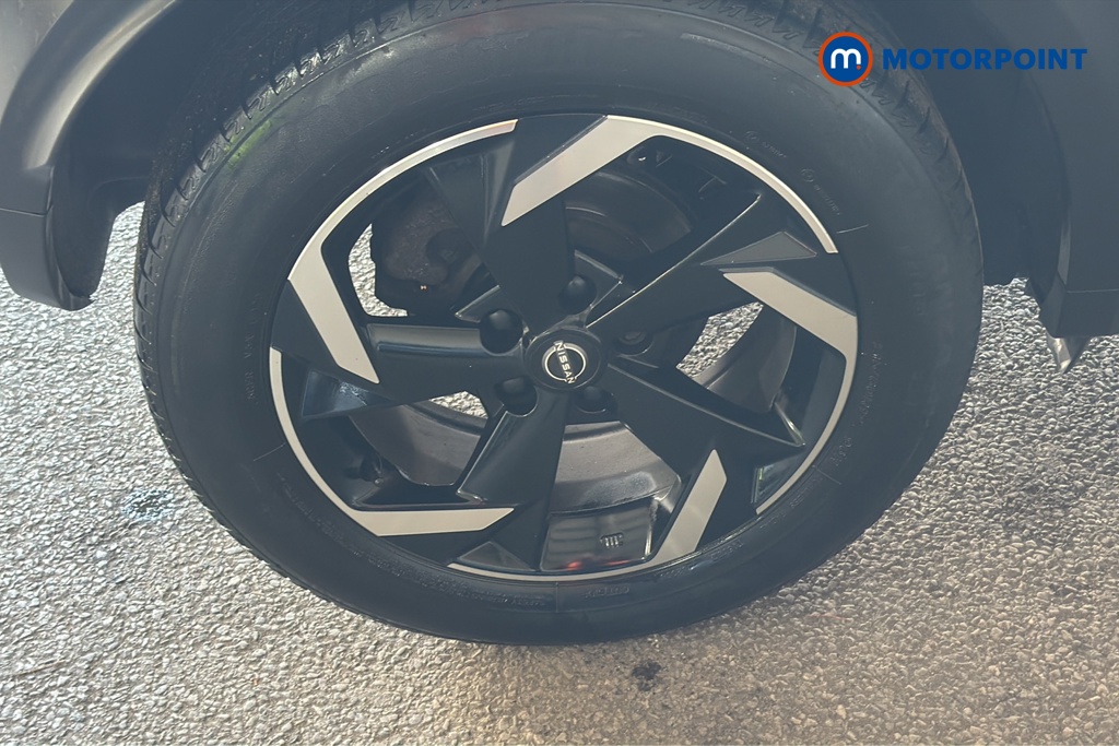 Nissan Juke N-Connecta Automatic Petrol SUV - Stock Number (1646512) - 46th supplementary image