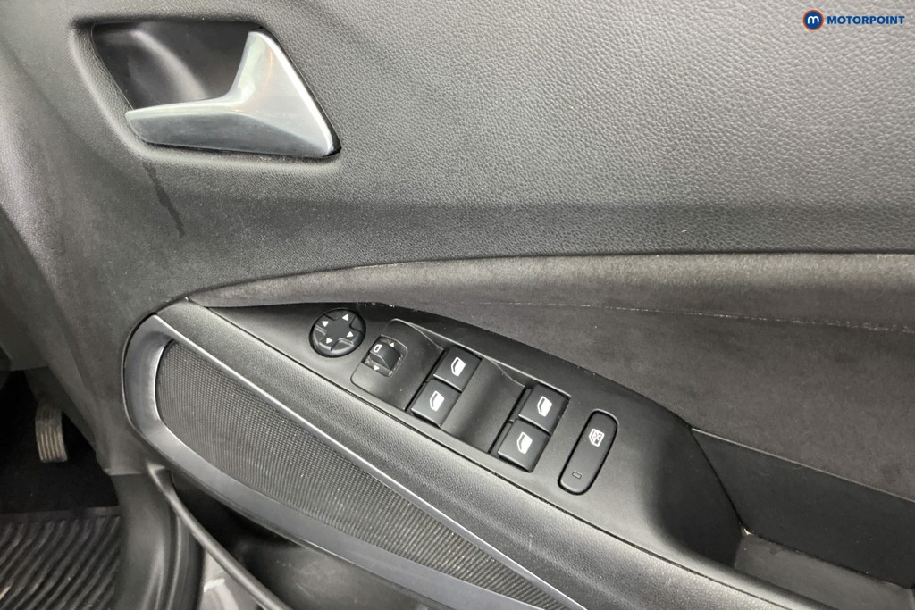 Vauxhall Crossland Ultimate Manual Petrol SUV - Stock Number (1647168) - 25th supplementary image