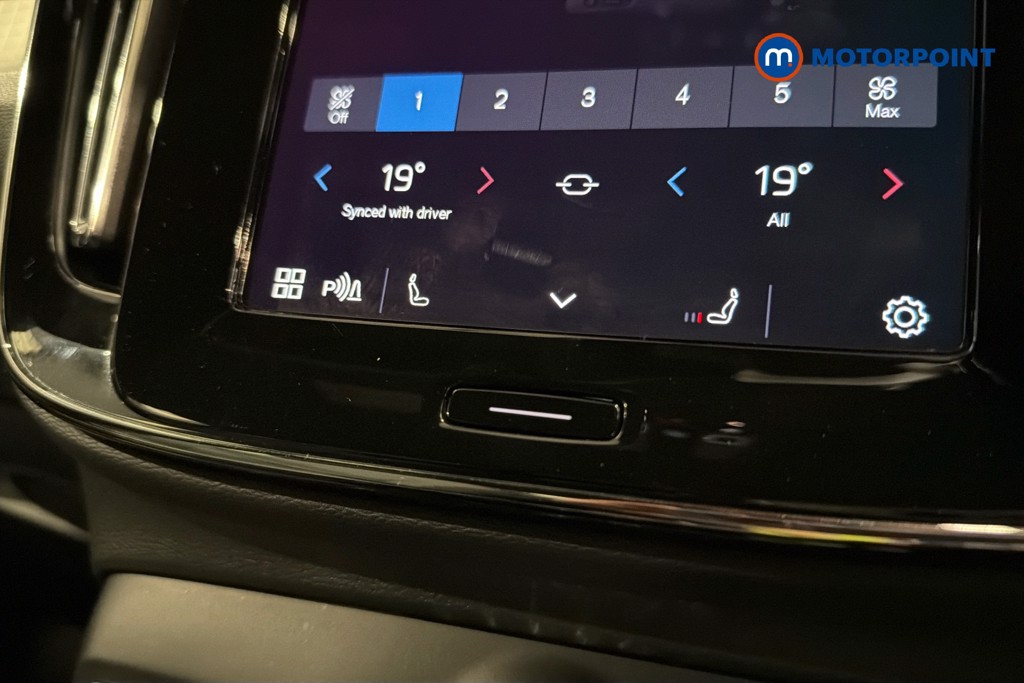Volvo Xc40 Core Automatic Petrol SUV - Stock Number (1648291) - 14th supplementary image