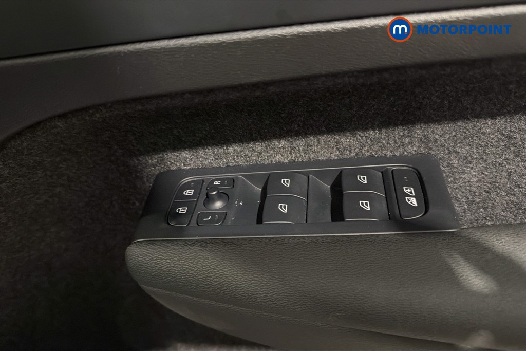 Volvo Xc40 Core Automatic Petrol SUV - Stock Number (1648291) - 20th supplementary image