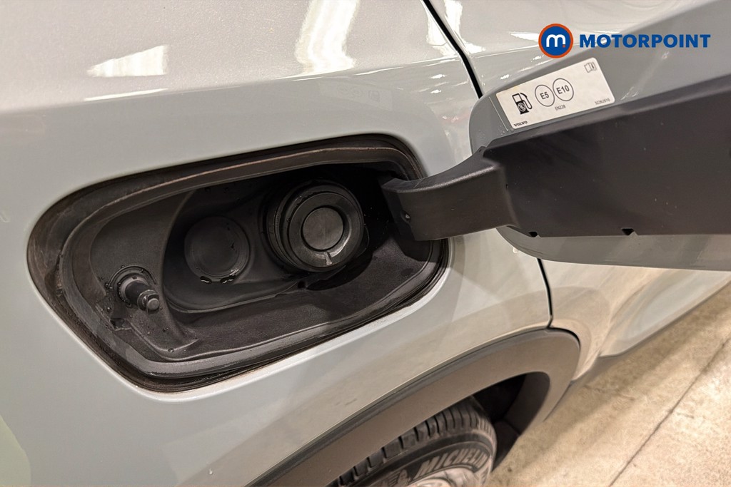 Volvo Xc40 Core Automatic Petrol SUV - Stock Number (1648291) - 41st supplementary image