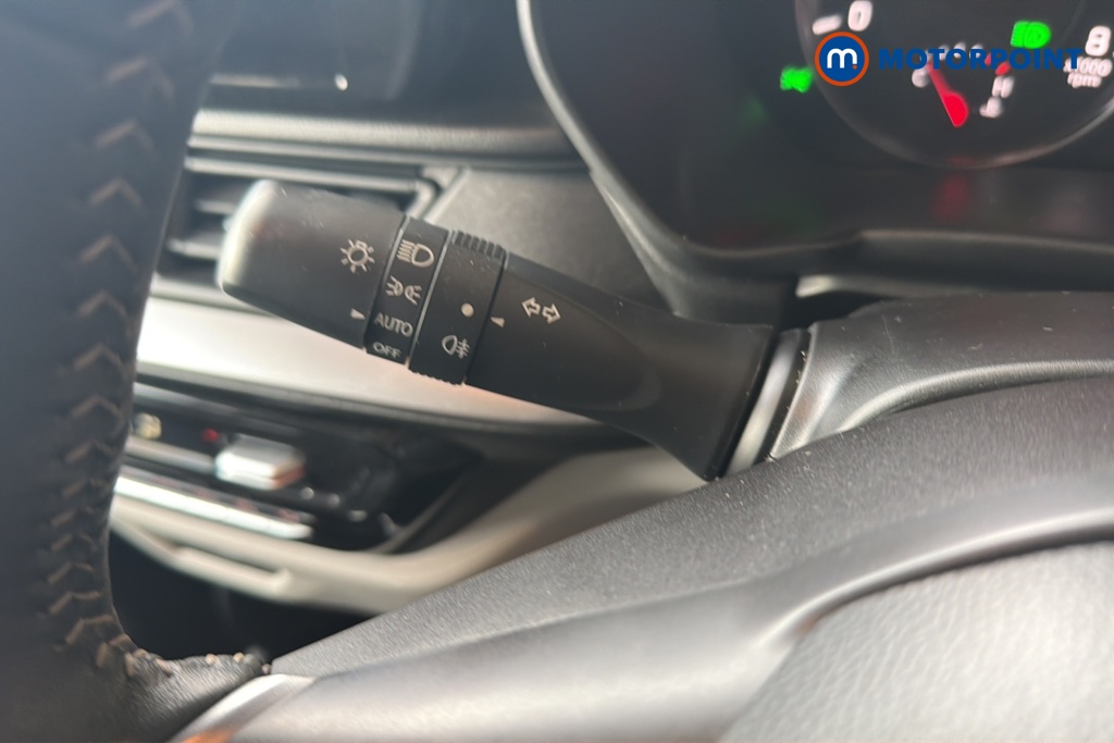 Suzuki Swift Ultra Manual Petrol Hatchback - Stock Number (1648321) - 5th supplementary image