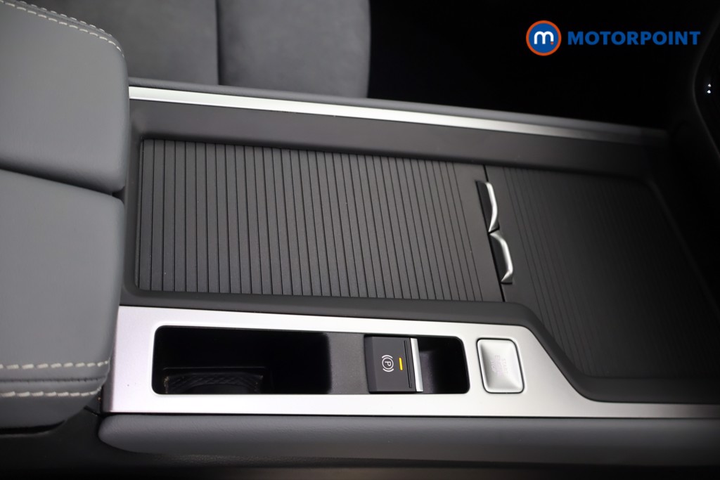 Volkswagen Passat Life Automatic Petrol Plug-In Hybrid Estate - Stock Number (1648537) - 6th supplementary image