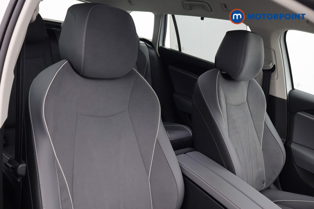 Volkswagen Passat Life Automatic Petrol Plug-In Hybrid Estate - Stock Number (1648537) - 9th supplementary image