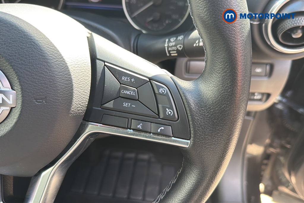 Nissan Juke N-Connecta Manual Petrol SUV - Stock Number (1648807) - 3rd supplementary image
