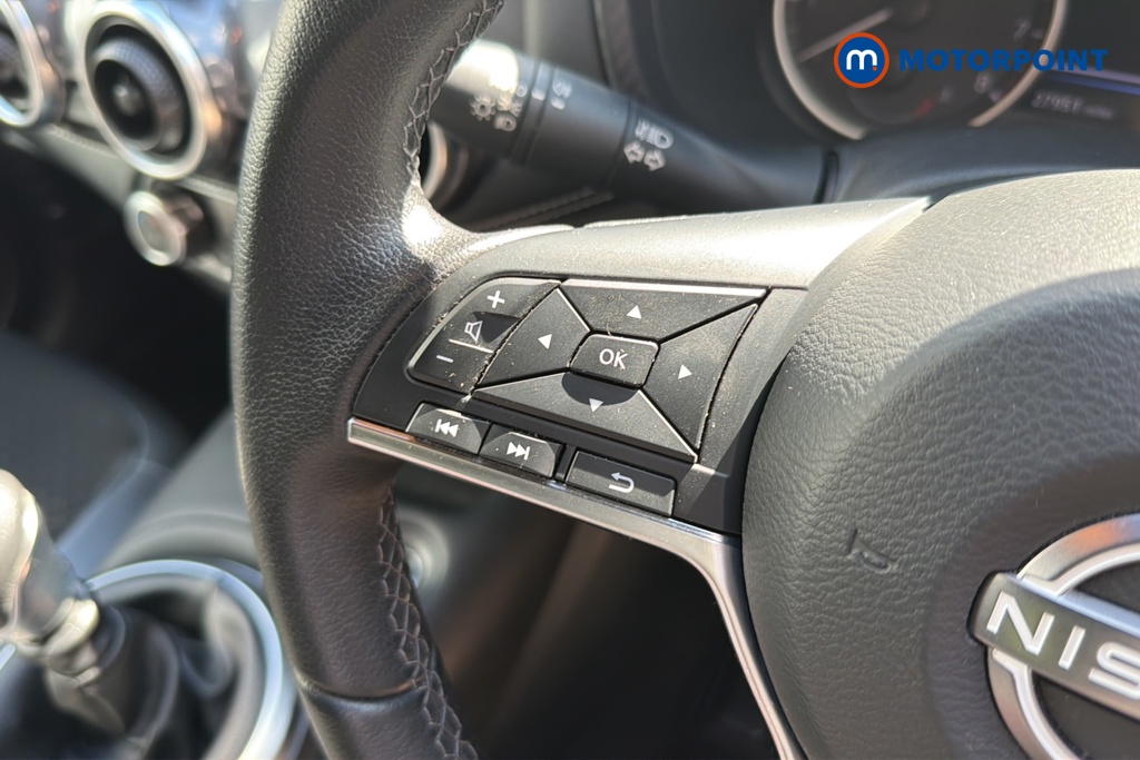 Nissan Juke N-Connecta Manual Petrol SUV - Stock Number (1648807) - 4th supplementary image
