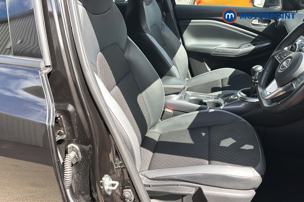 Nissan Juke N-Connecta Manual Petrol SUV - Stock Number (1648807) - 22nd supplementary image