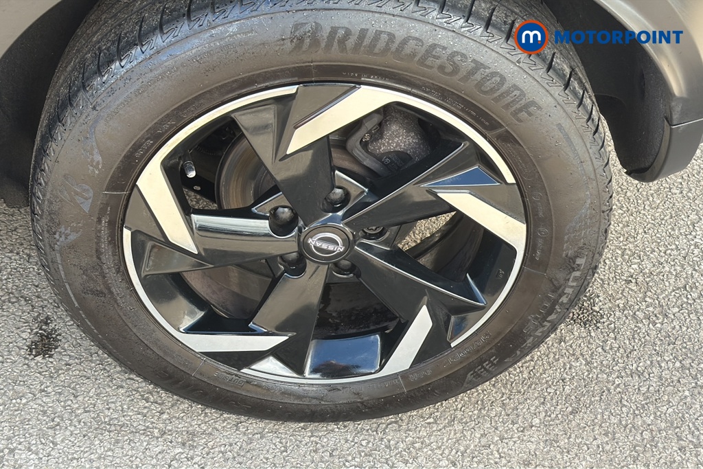 Nissan Juke N-Connecta Manual Petrol SUV - Stock Number (1648807) - 45th supplementary image