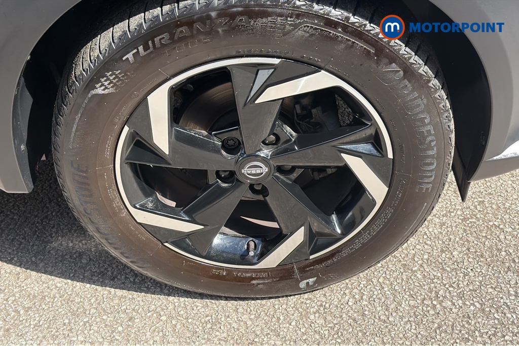 Nissan Juke N-Connecta Manual Petrol SUV - Stock Number (1648807) - 47th supplementary image