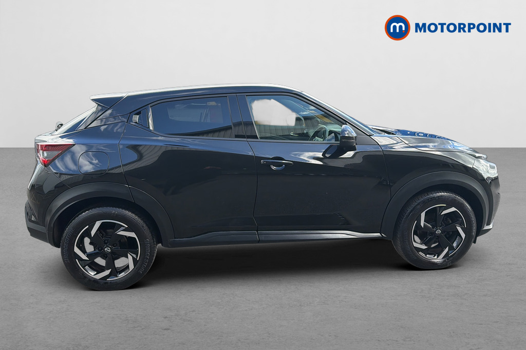 Nissan Juke N-Connecta Manual Petrol SUV - Stock Number (1648807) - Passenger side
